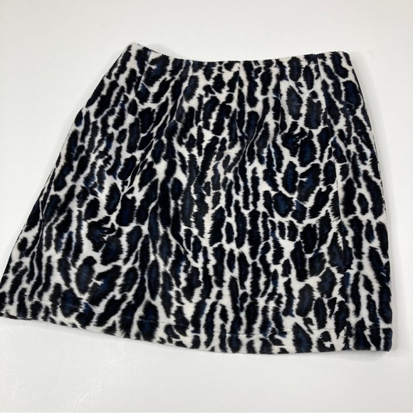 GUESS | VTG Black White Blue Animal Print Mini Skirt 29 - Picture 7 of 7